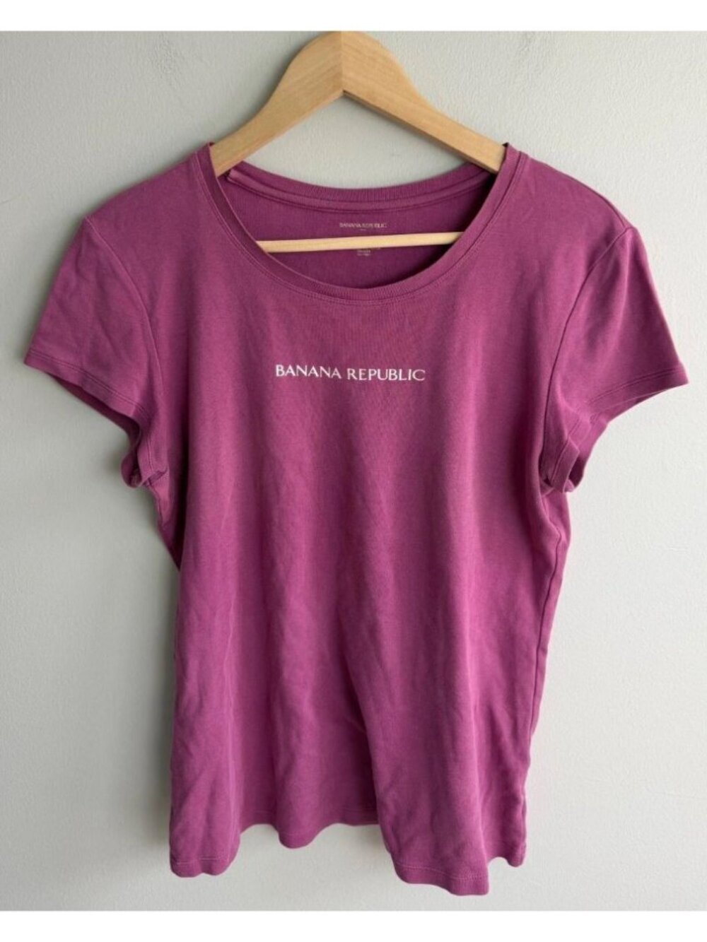 Banana Republic Magenta Logo T-Shirt Size Large Cotton Graphic Y2K Women’s
